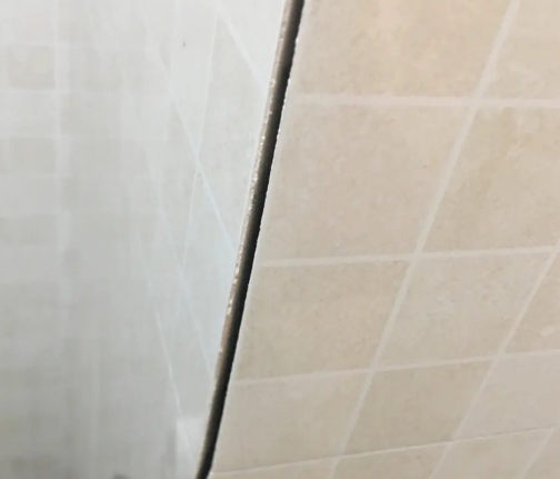 乌拉特前瓷砖空鼓维修公司分享阳台瓷砖脱落的修复过程可以分为以下几个步骤